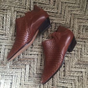 Vintage leather booties 🏆